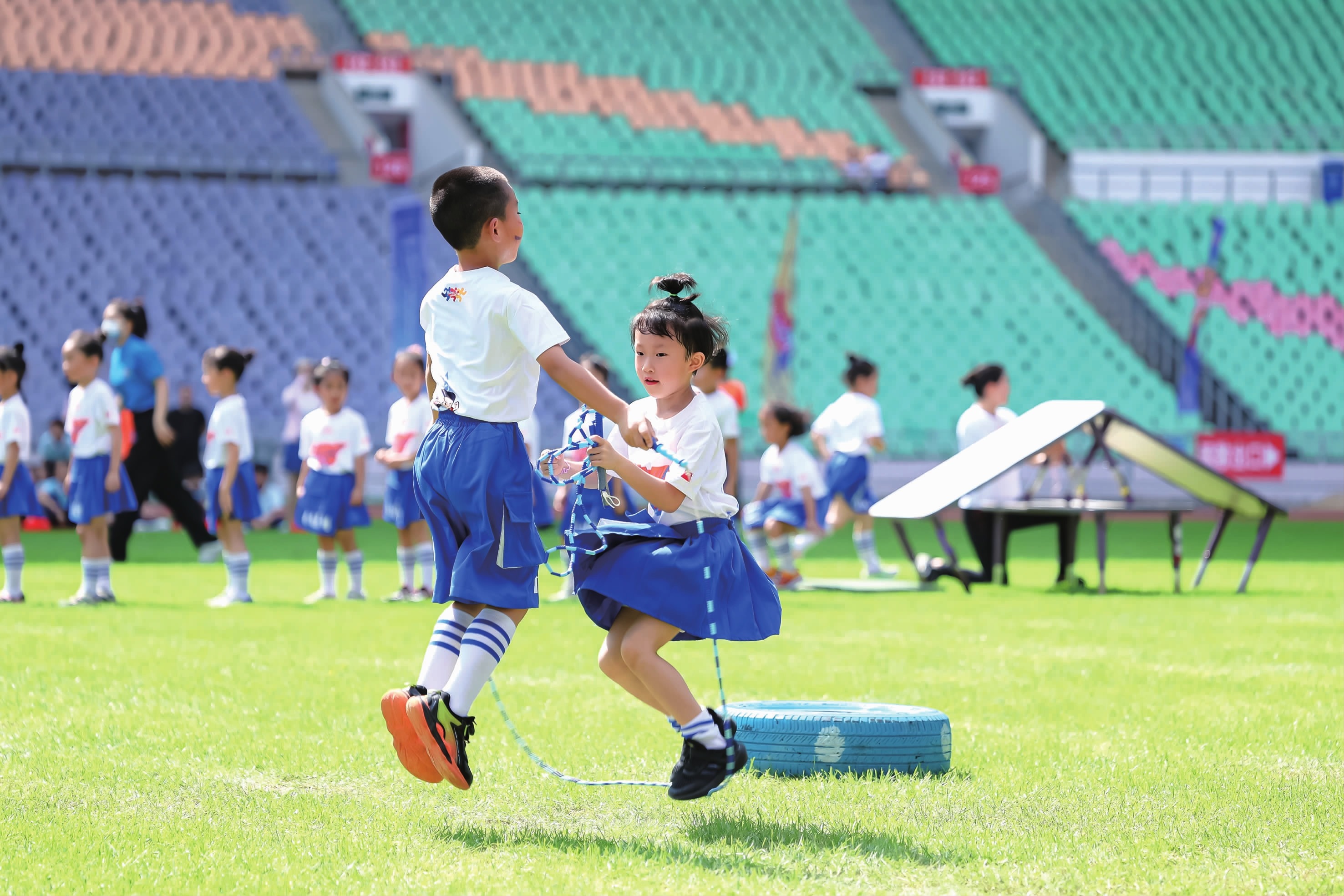 大巴黎有梅西为什么还连续两年在欧冠止步十六强