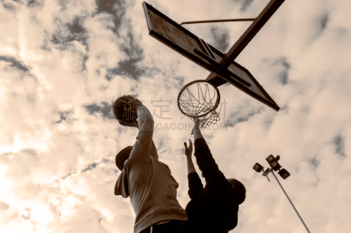 2015年：柳田悠岐与山田哲人同时达成“333纪录”（3成、30轰、30盗）。