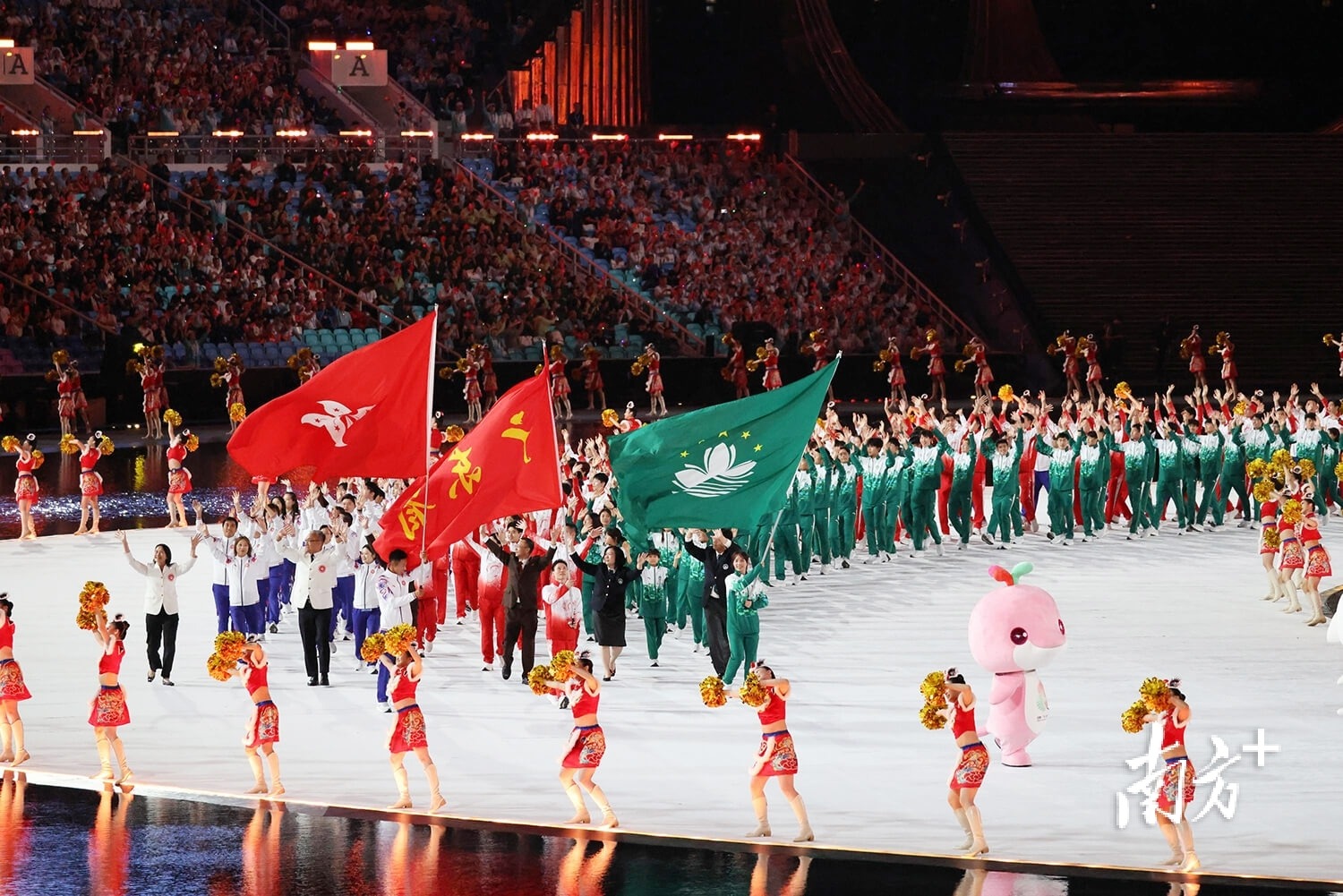 什么是“博弈中的锚定效应”？博彩公司如何通过第一个赔率锁定你的预判。（博弈中的锚定效应：博彩公司如何用首个赔率左右你的判断）