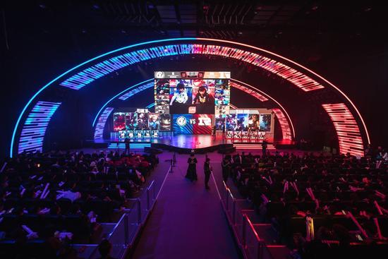 一个全球瞩 一个全球瞩